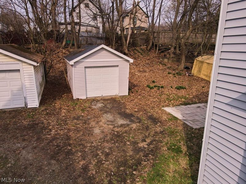 994 Moeller Avenue , Akron, OH 44307 Photo 5