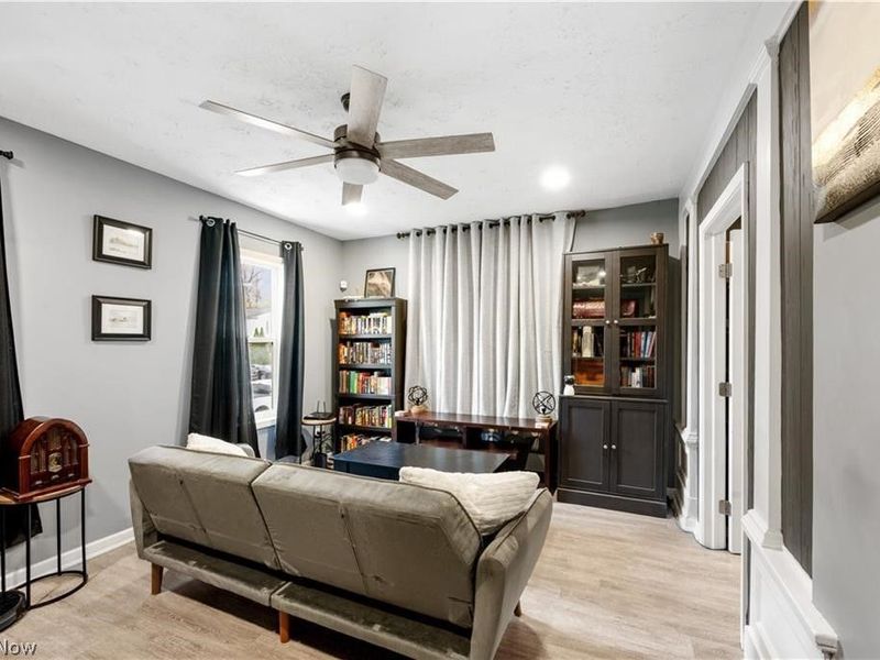 994 Moeller Avenue , Akron, OH 44307 Photo 6