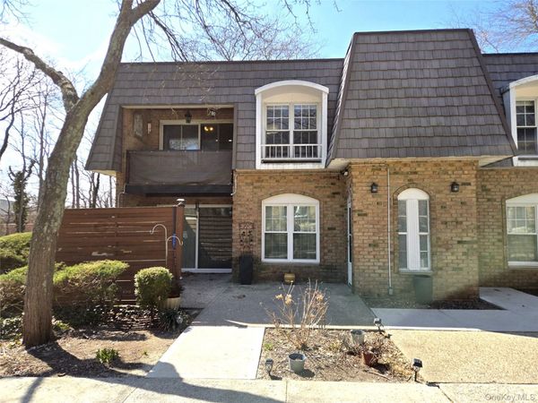 655 Middle Country , Unit 6A2, Coram, NY 11727