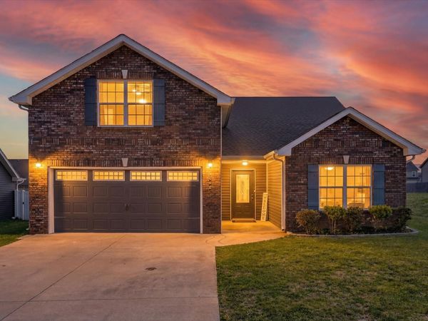 1044 Charles Thomas Dr , Clarksville, TN 37042