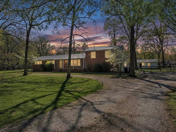 105 Inglewood Dr, Tullahoma, TN 37388