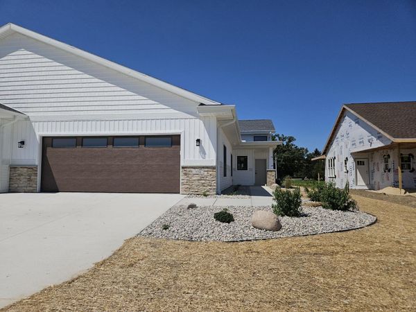 3711 Newcastle Drive, Unit 35, Janesville, WI 53546