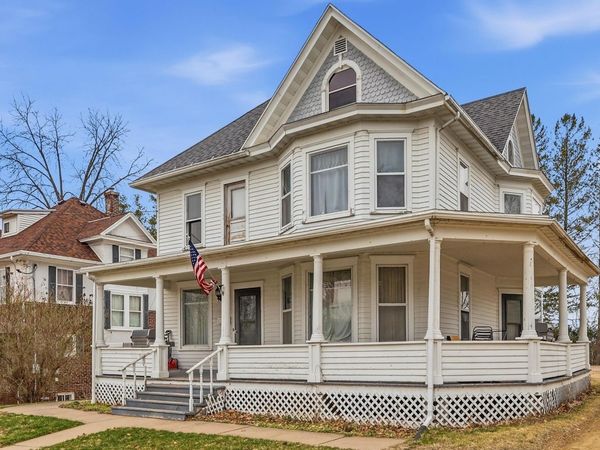 330 S Hickory Street, Platteville, WI 53818