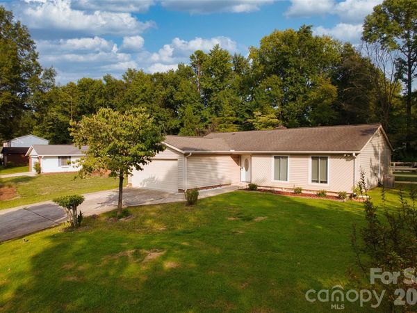 524 Regency Drive , Charlotte, NC 28211