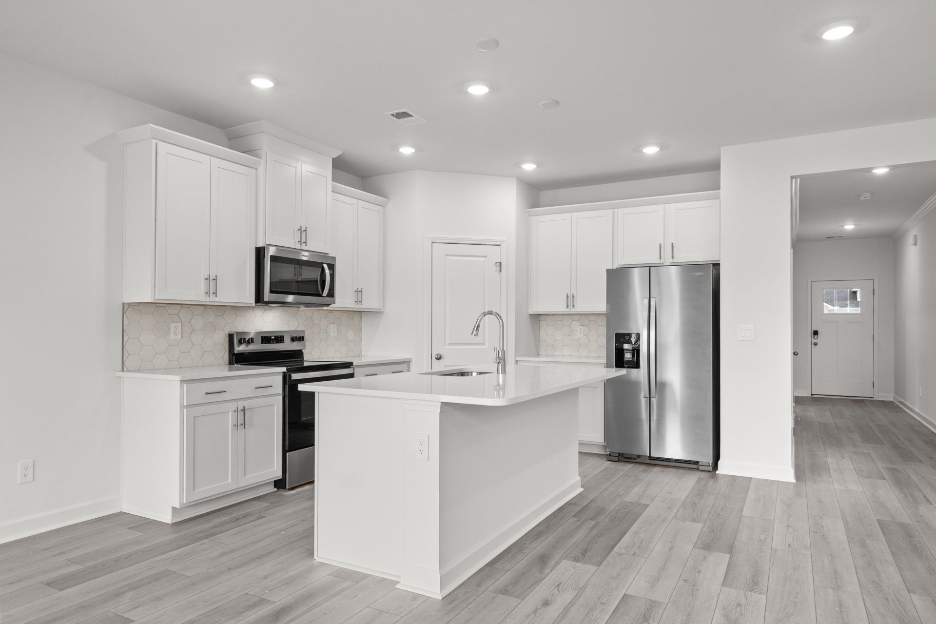 300 Jessamine St. Photo 15