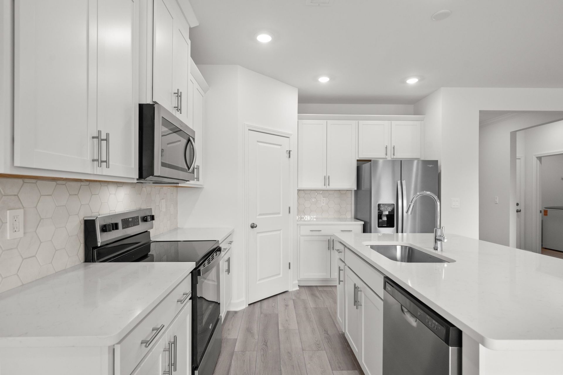 300 Jessamine St. Photo 17