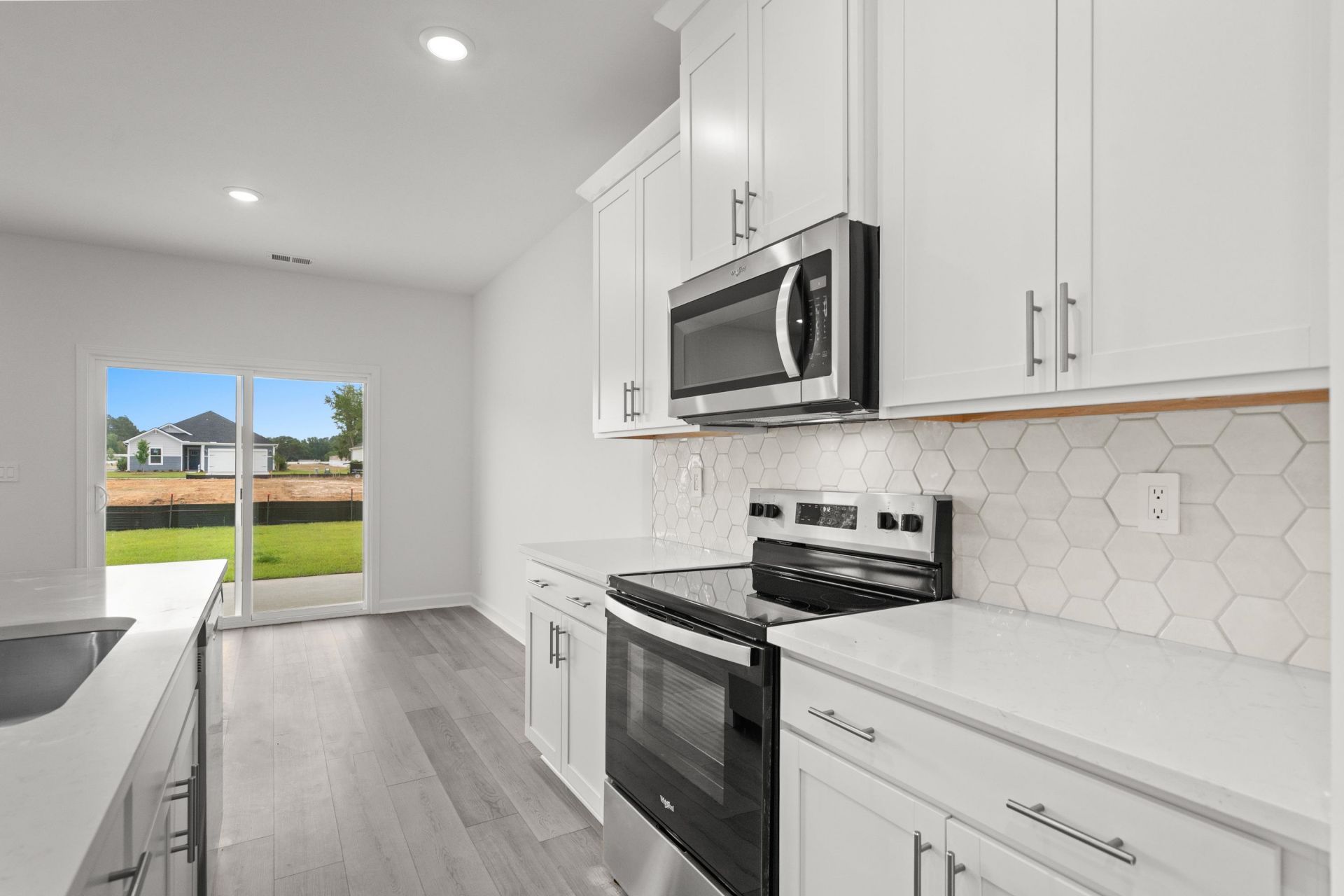 300 Jessamine St. Photo 19