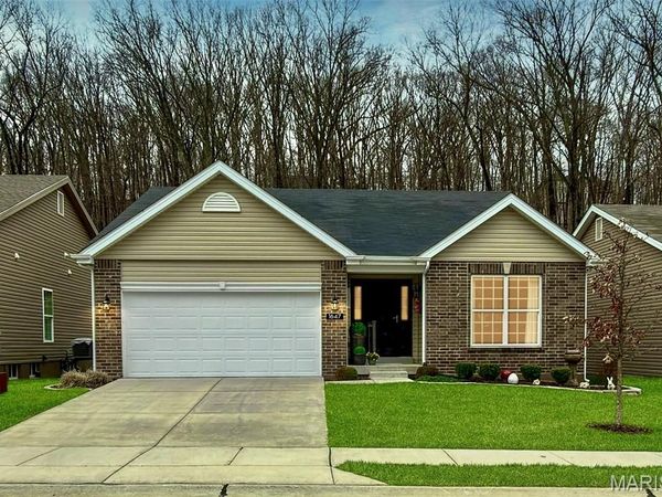 1647 Ridgefield Bluff Court, Eureka, MO 63025