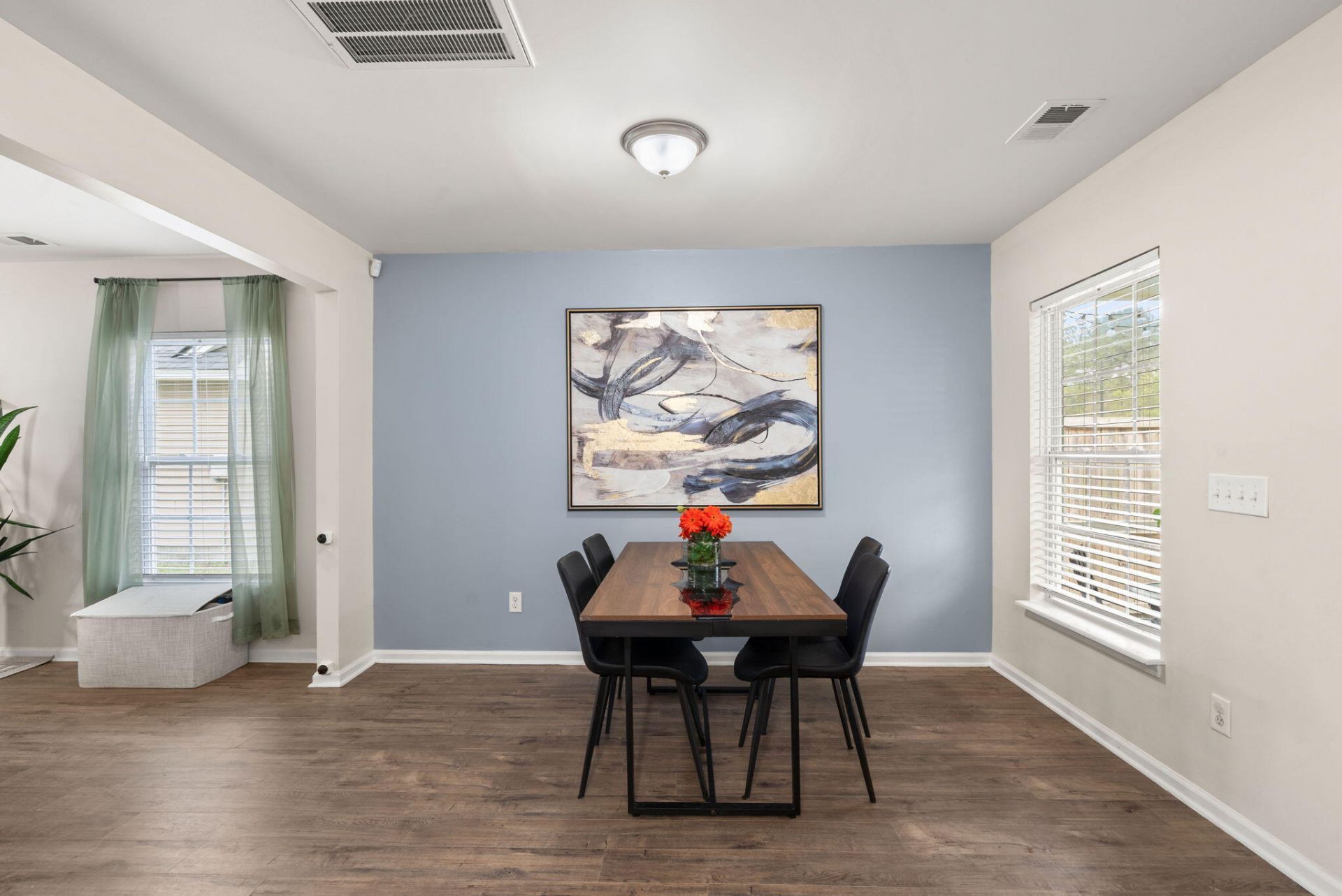 212 Avonshire Drive Photo 10