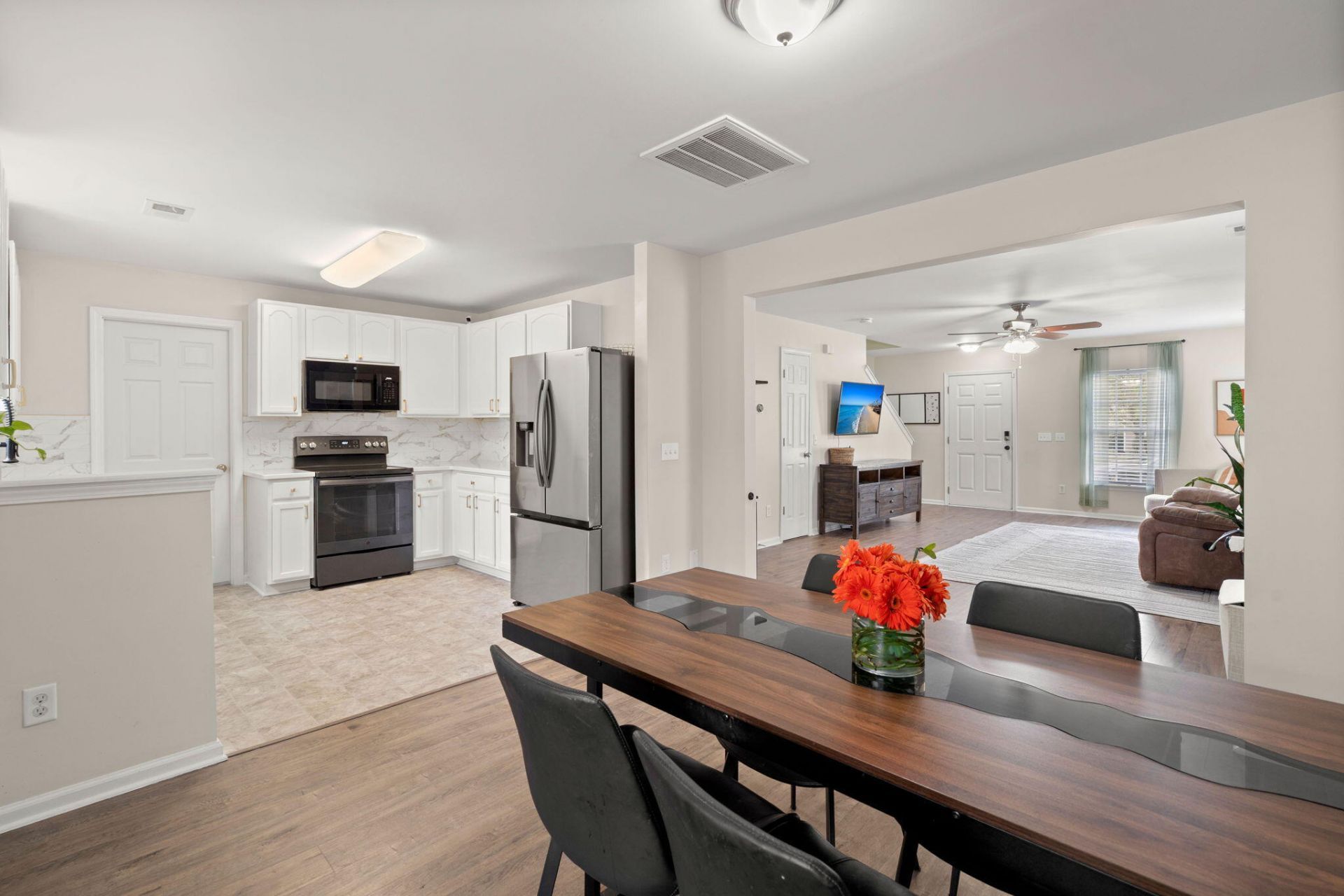 212 Avonshire Drive Photo 11