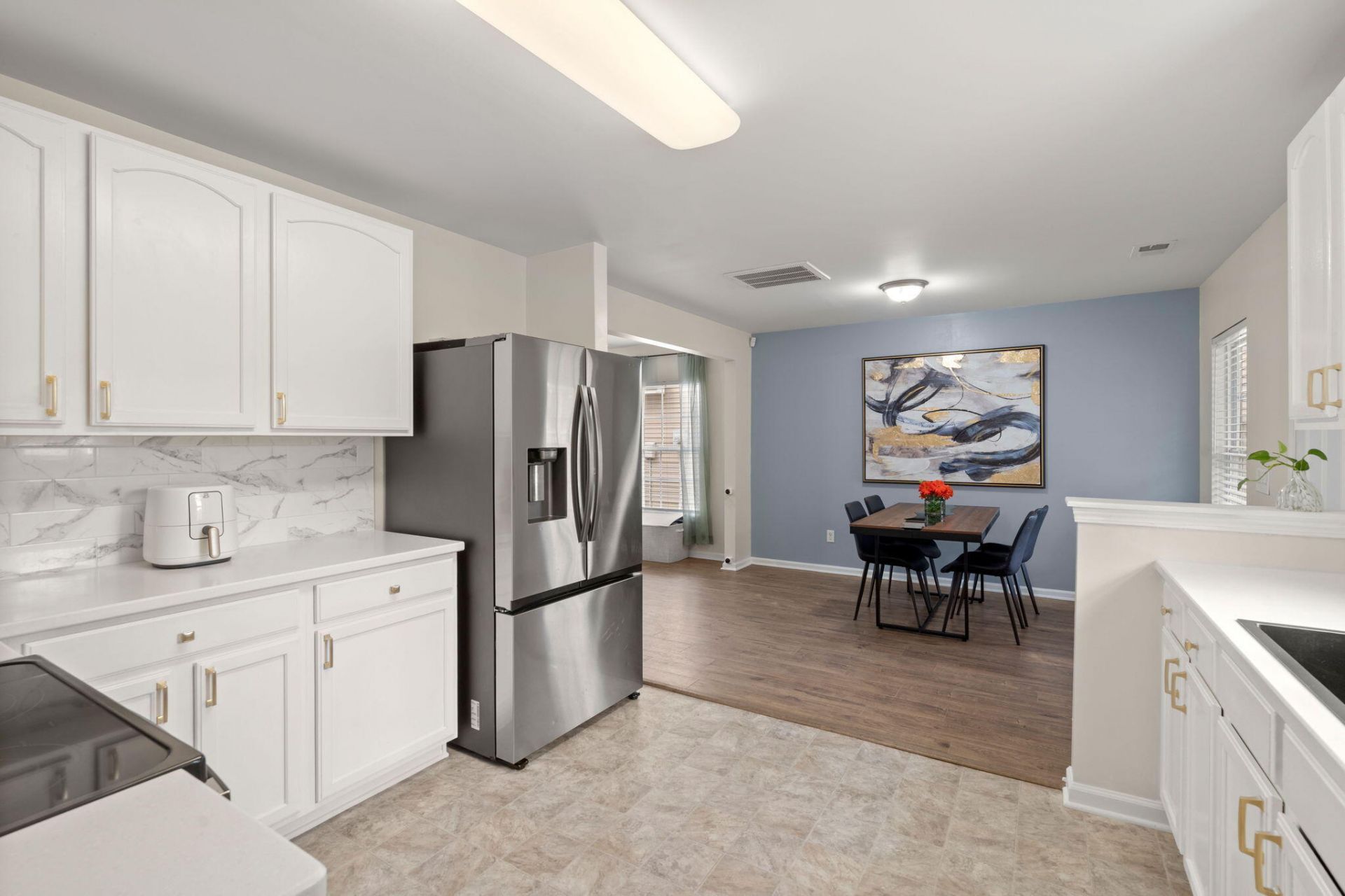 212 Avonshire Drive Photo 14