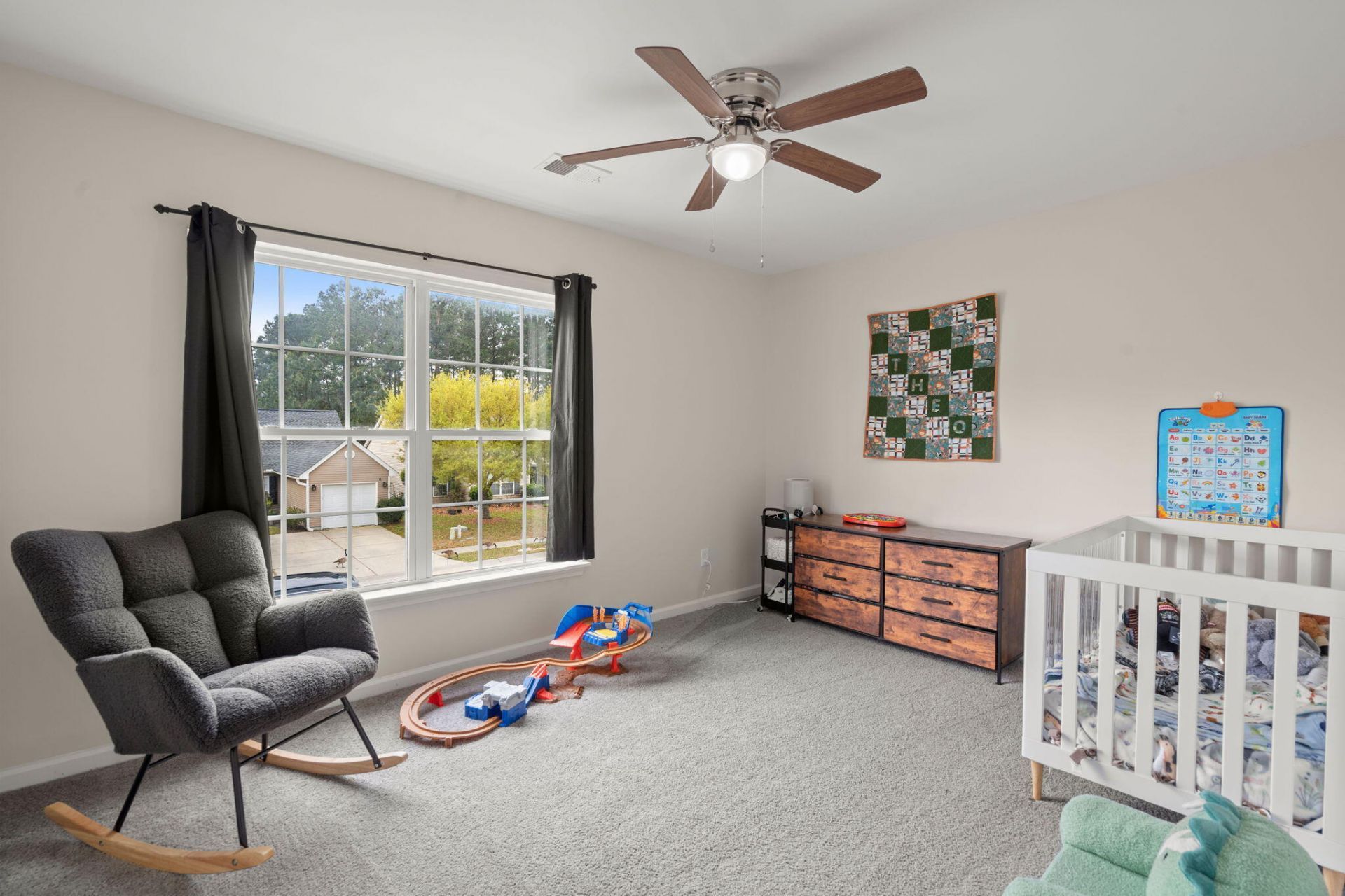 212 Avonshire Drive Photo 23