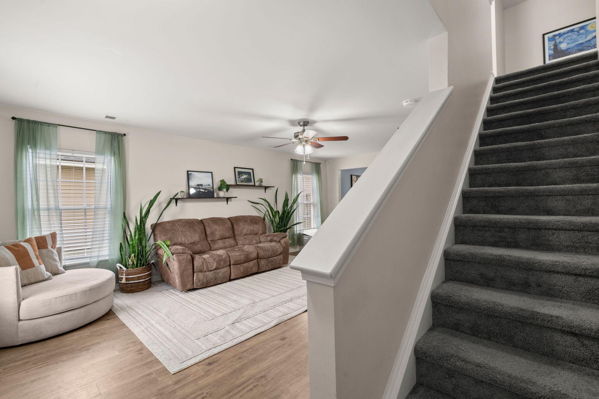 212 Avonshire Drive Photo 4