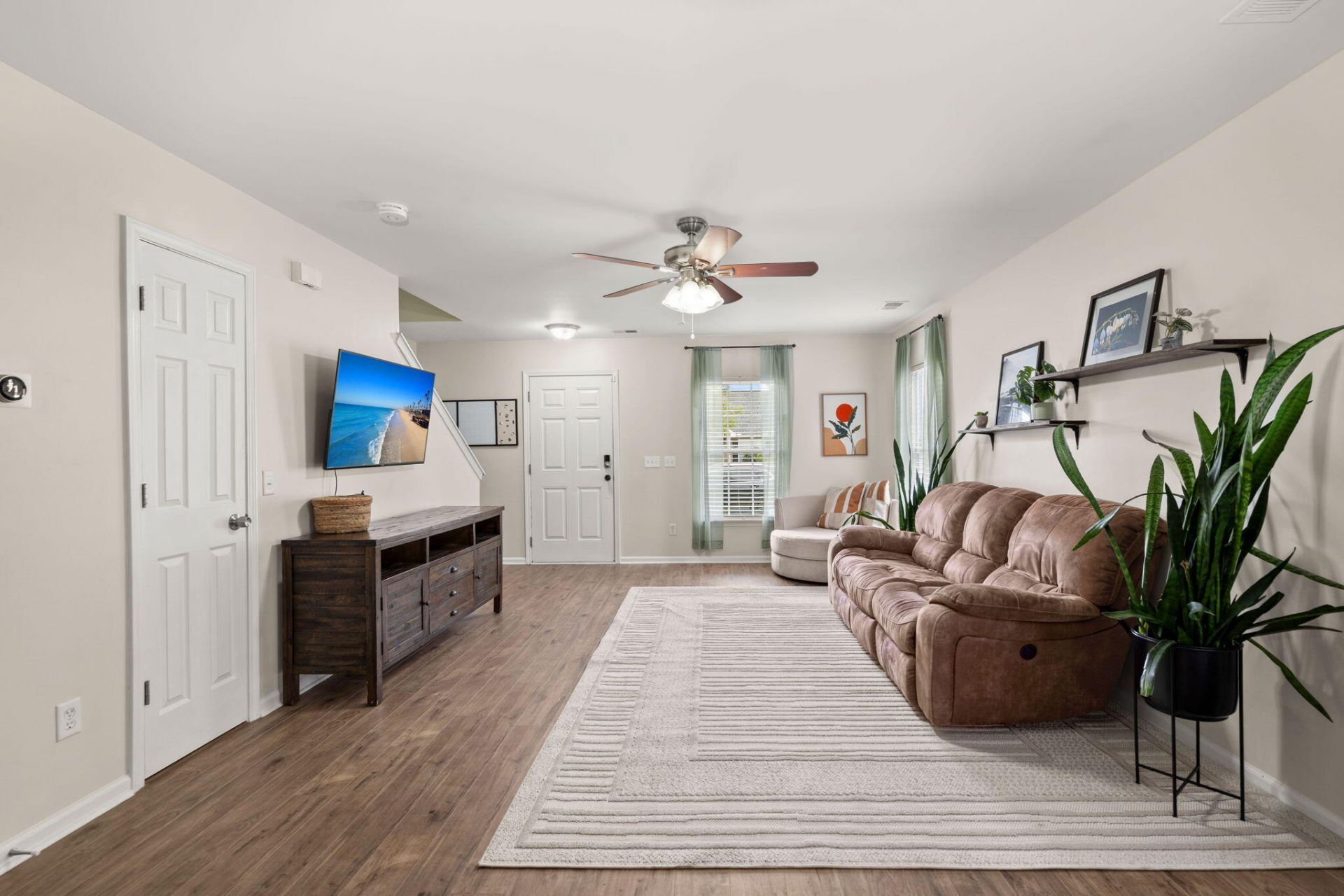 212 Avonshire Drive Photo 5