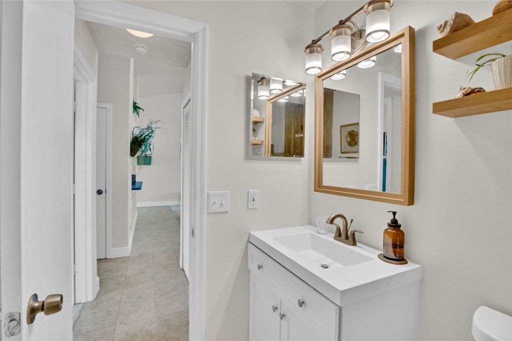 9615 Estuary Way, Unit 4, Sebastian, FL 32958 Photo