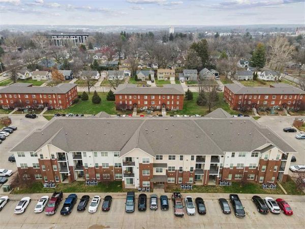 600 Grandview Ct., Unit 628, Iowa City, IA 52246