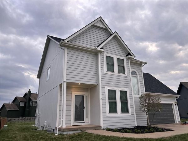 13823 W 154th Terrace, Olathe, KS 66062