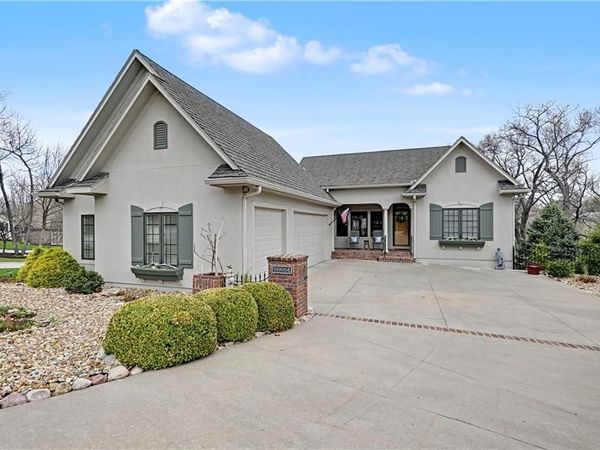 16661 S Country Club Drive, Loch Lloyd, MO 64012