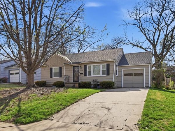7824 Juniper Street, Prairie Village, KS 66208
