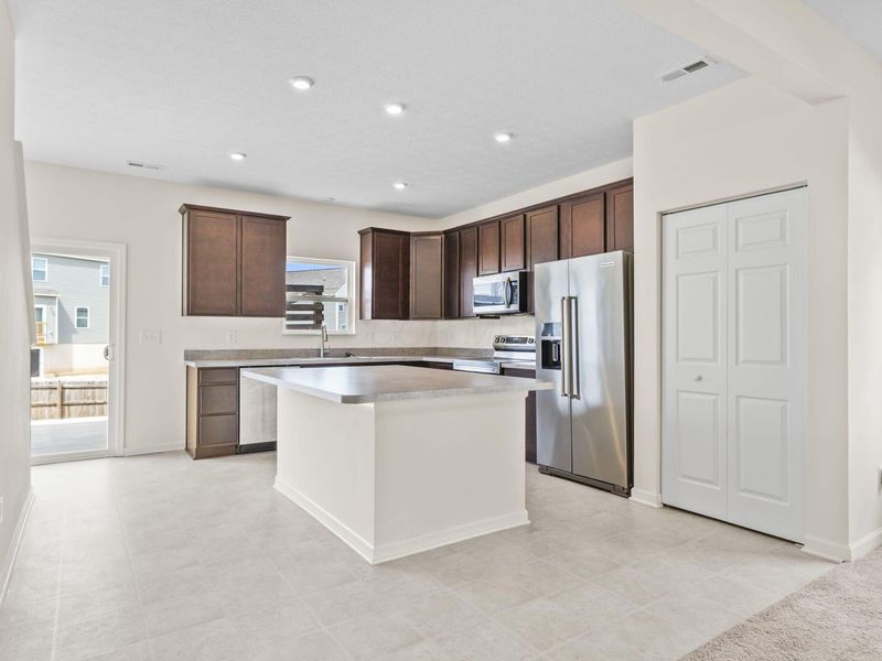 1598 Lewes Castle Drive, Grove City, OH 43123 Photo 11