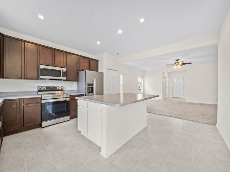 1598 Lewes Castle Drive, Grove City, OH 43123 Photo 14