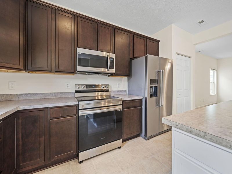 1598 Lewes Castle Drive, Grove City, OH 43123 Photo 16