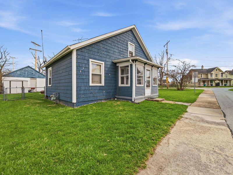 68 S West Street , West Jefferson, OH 43162 Photo 2