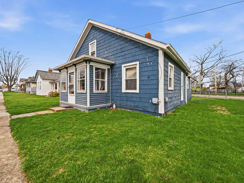 68 S West Street , West Jefferson, OH 43162 Photo 3