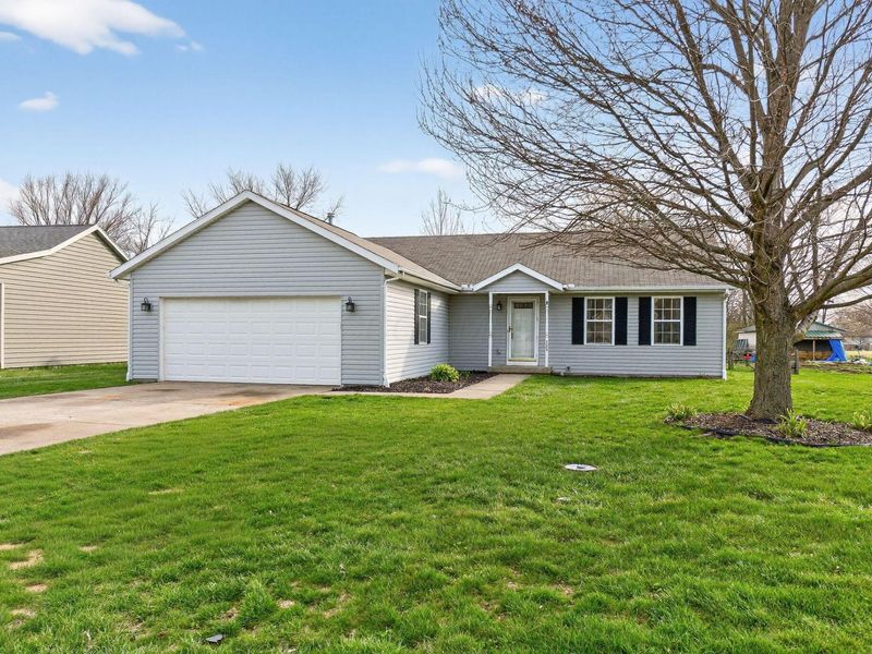 125 Lincoln Place , North Lewisburg, OH 43060 Photo 3