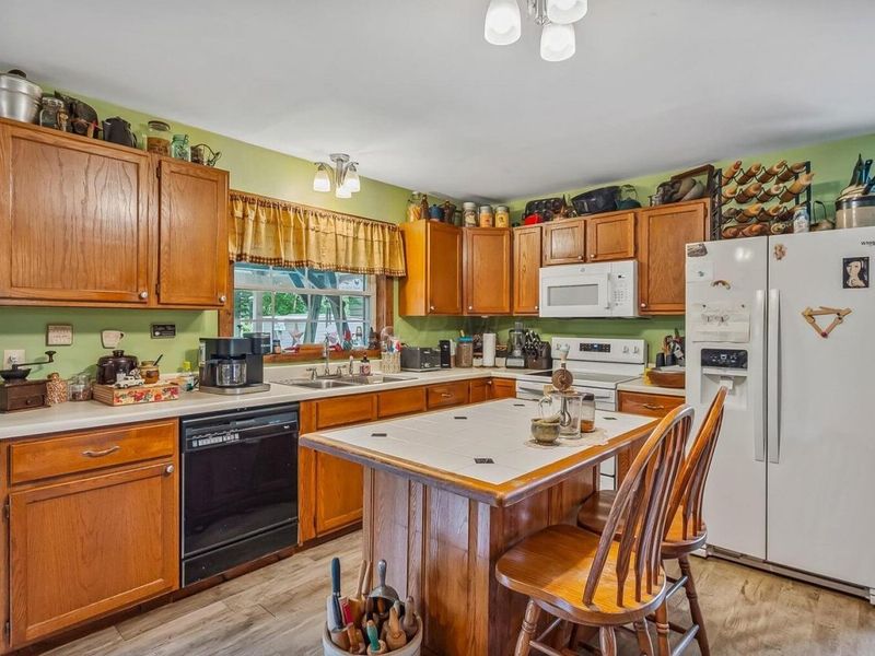 310 W Union Street, New Bloomington, OH 43341 Photo 12