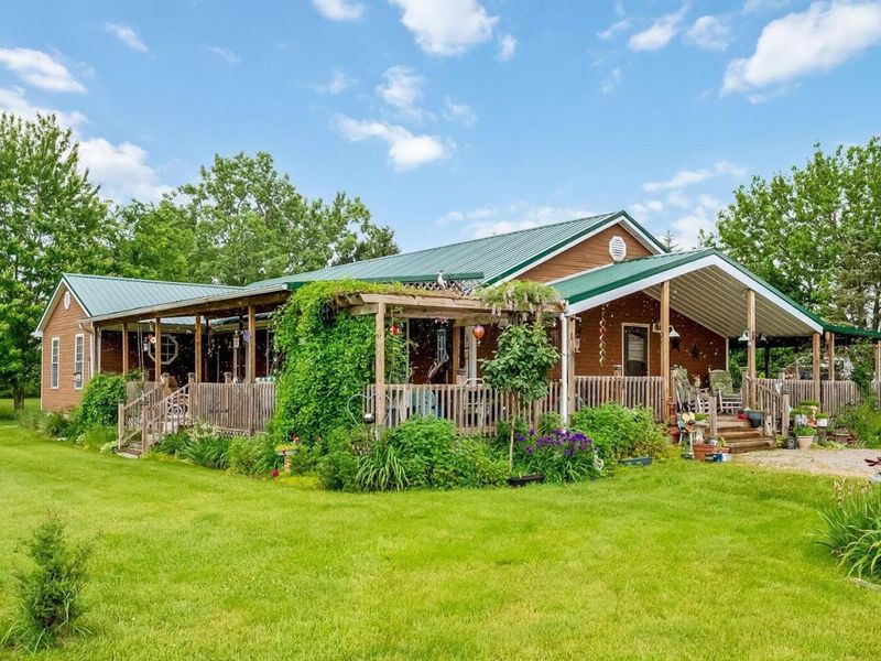 310 W Union Street, New Bloomington, OH 43341 Photo 5