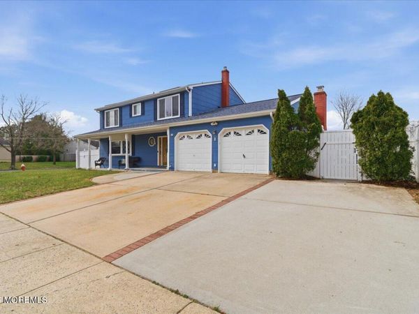 12 Holmes Avenue, Monroe, NJ 08831