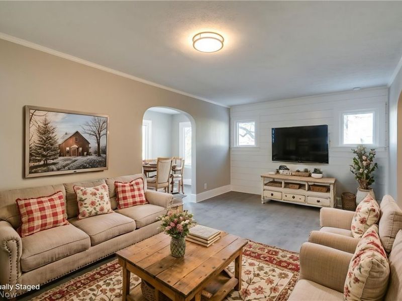 1835 Thornapple Avenue , Akron, OH 44301 Photo 4