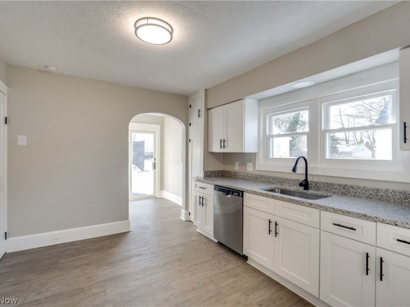 1835 Thornapple Avenue , Akron, OH 44301 Photo 9