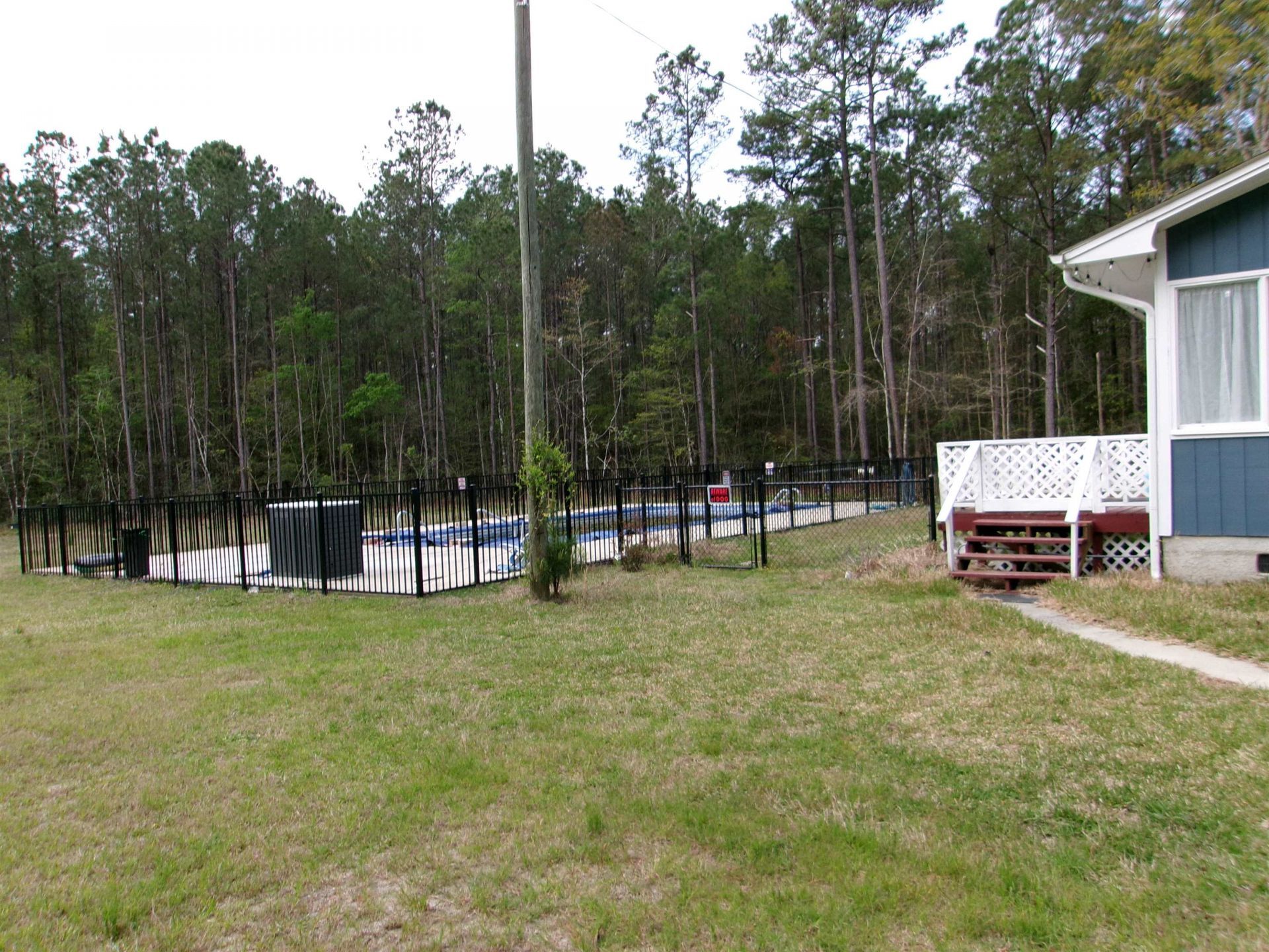 622 N Highway 57 Photo 4