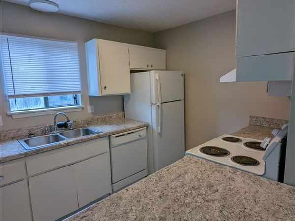 833 Applewood Lane, Fayetteville, NC 28303