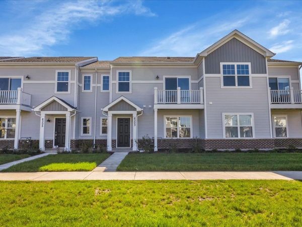 4303 Chelsea Manor Circle , Aurora, IL 60504