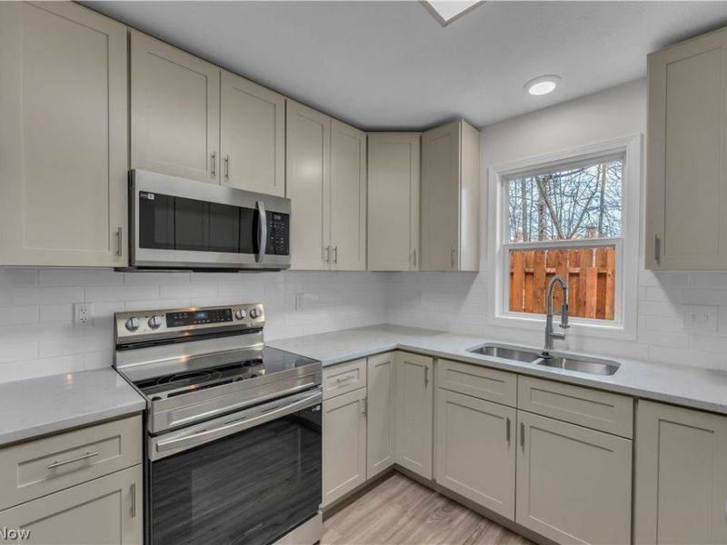 23219 Bennington Hamlet Circle, Euclid, OH 44123 Photo 10