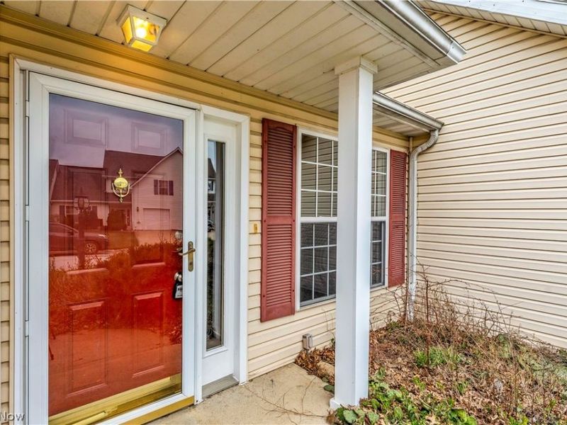 23219 Bennington Circle , Euclid, OH 44123 Photo 2