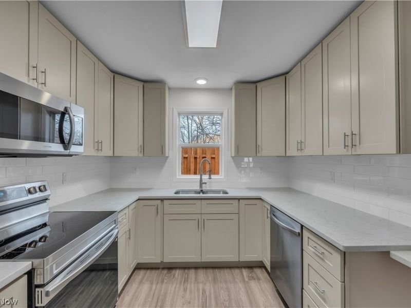 23219 Bennington Hamlet Circle, Euclid, OH 44123 Photo 9