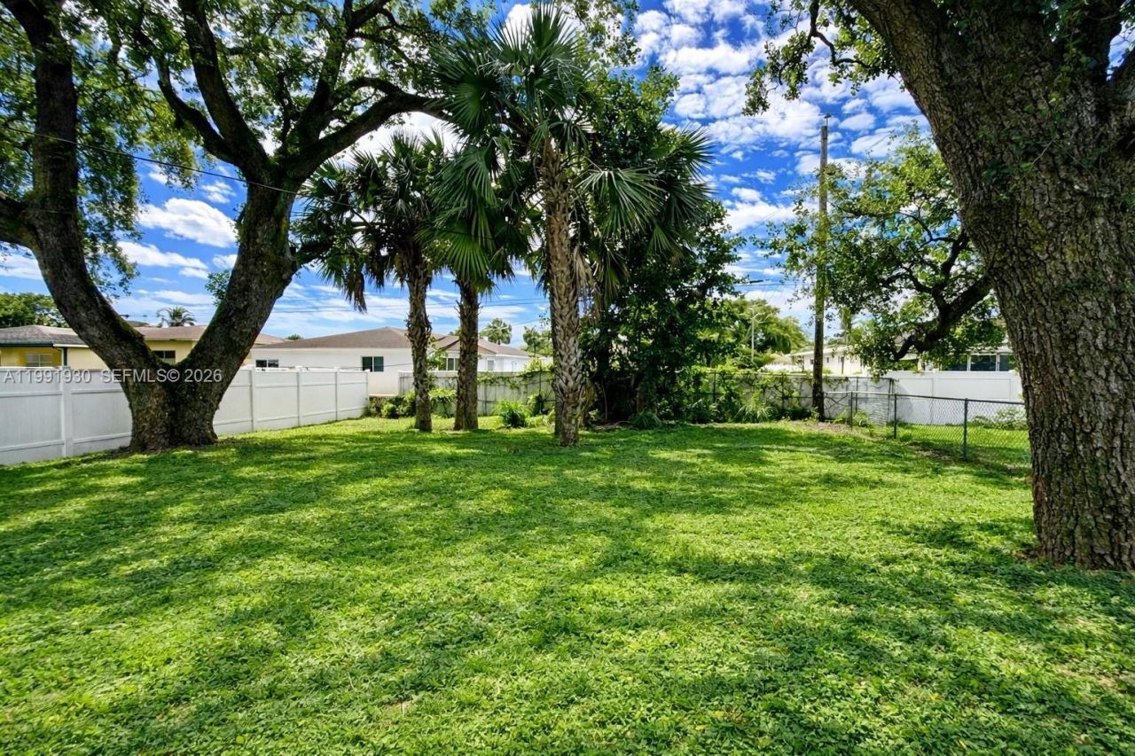 2840 NW 8th St , Fort Lauderdale, FL 33311 Photo