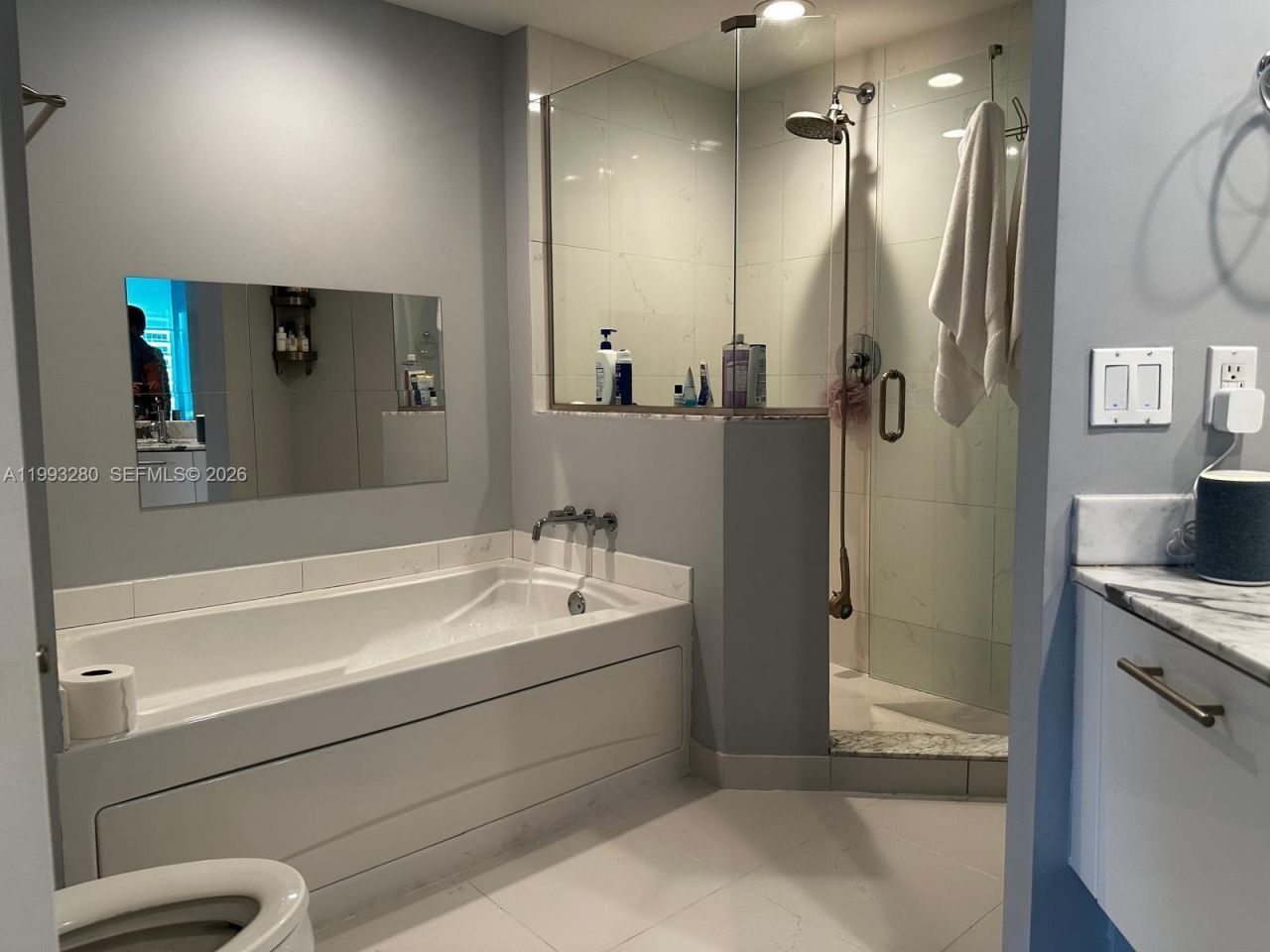 500 Brickell Ave, Unit 3307, Miami, FL 33131 Photo