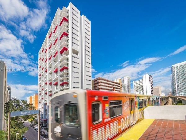 117 SW 10th Street , Unit 2105, Miami, FL 33130