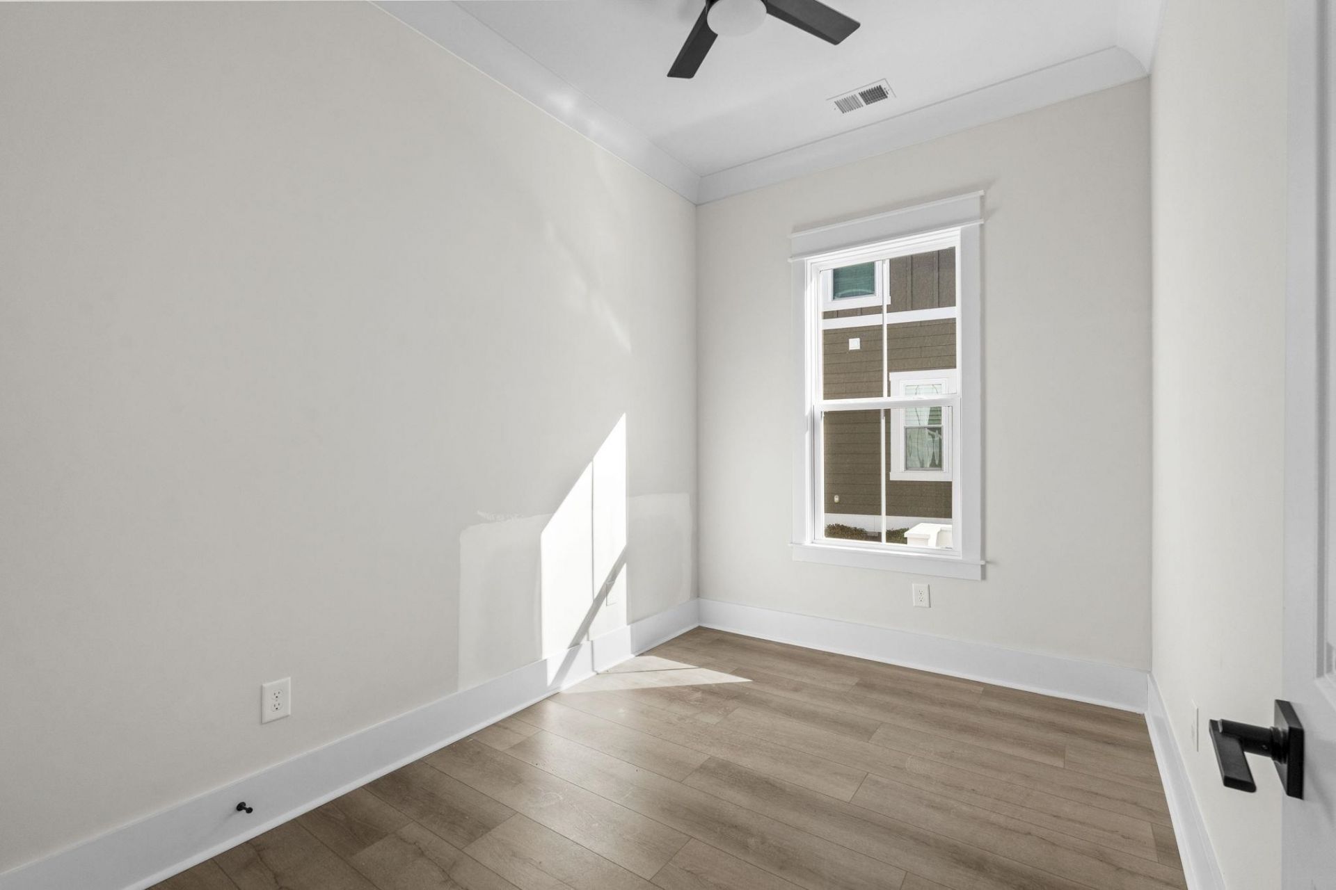 684 Waterbridge Blvd.  Photo 33