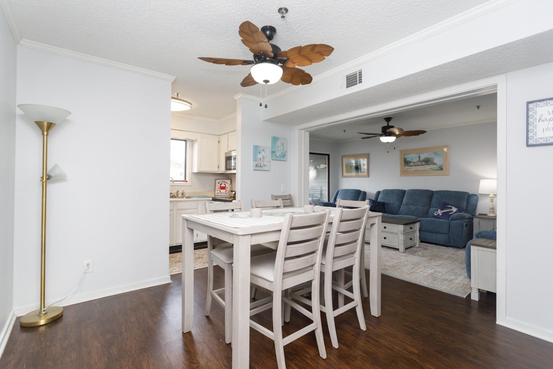 305 Hillside Dr. N Photo 9