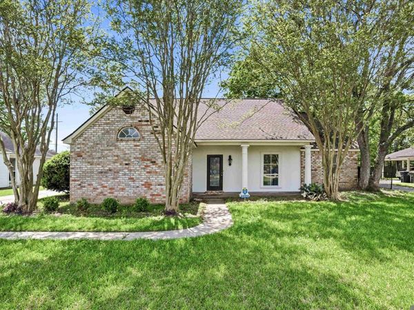 12842 Magnolia Chase Dr, Baton Rouge, LA 70810