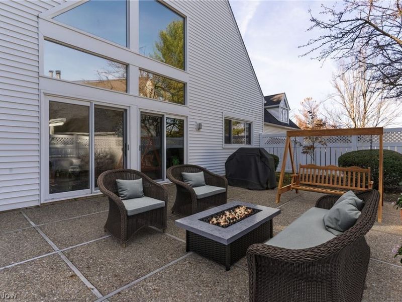 985 Goldenrod Trail, Aurora, OH 44202 Photo 3