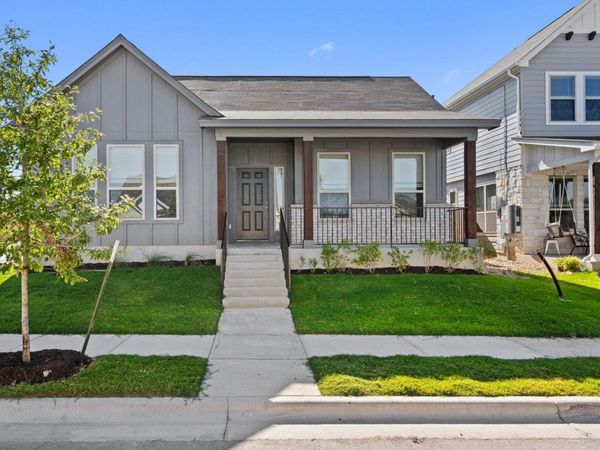 424 Treadwell LN , Kyle, TX 78640