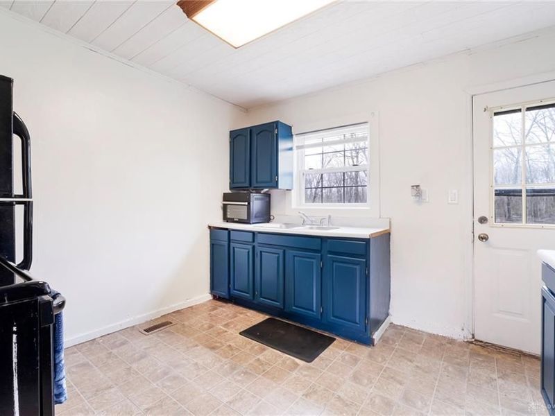 4975 Selma Pike, Green Township, OH 45502 Photo 11