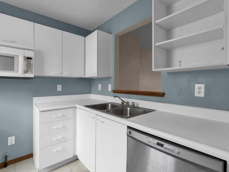 1730 Ridgebury Drive , Unit 139D, Hilliard, OH 43026 Photo 9